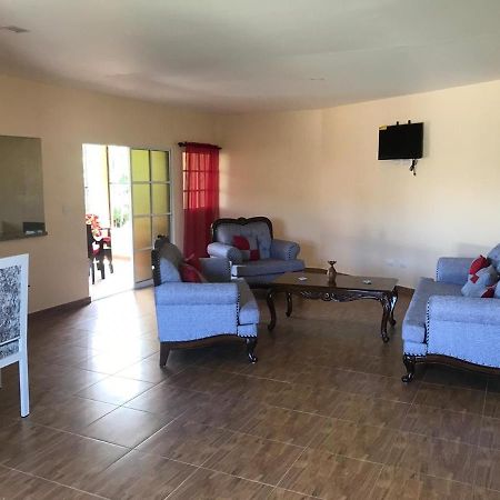 2 Queen Bed Apartment With Smart Tv ,Wifi Y Luz Las 24 Horas Jarabacoa Dış mekan fotoğraf
